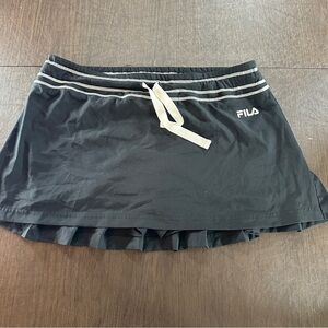 Fila Black & White Sports Skirt Pleated Back Sz XL Golf, Tennis, Gym Ready